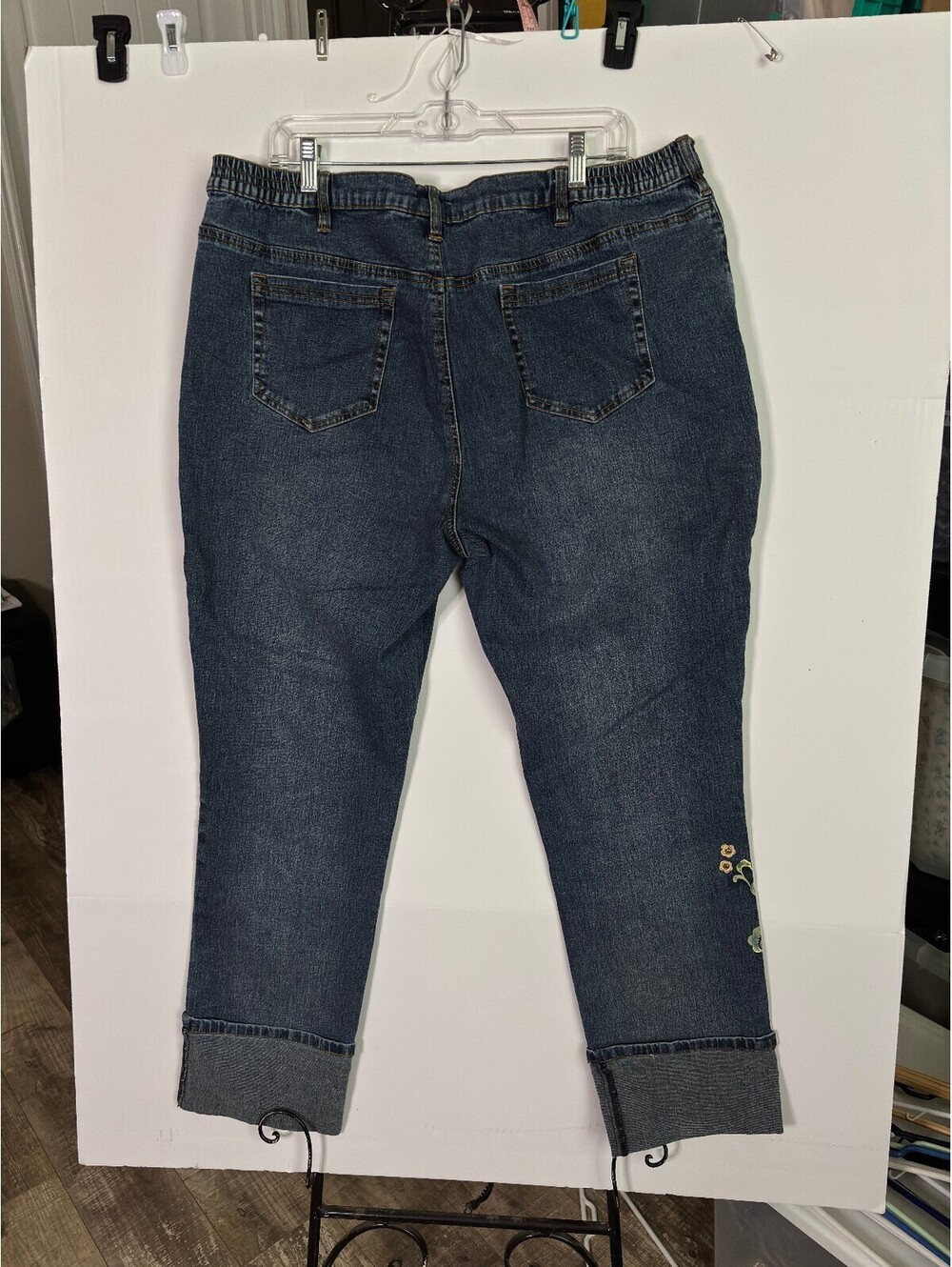 DG2 Embroidered Cropped Blue Jeans Womens 20W - Picture 2 of 8